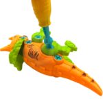 Konstrukcinis dinozauras kiaušinyje su atsuktuvu – Ceratopas