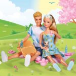 Lėlė Steffi ir Kevinas iškyloje su šuniuku