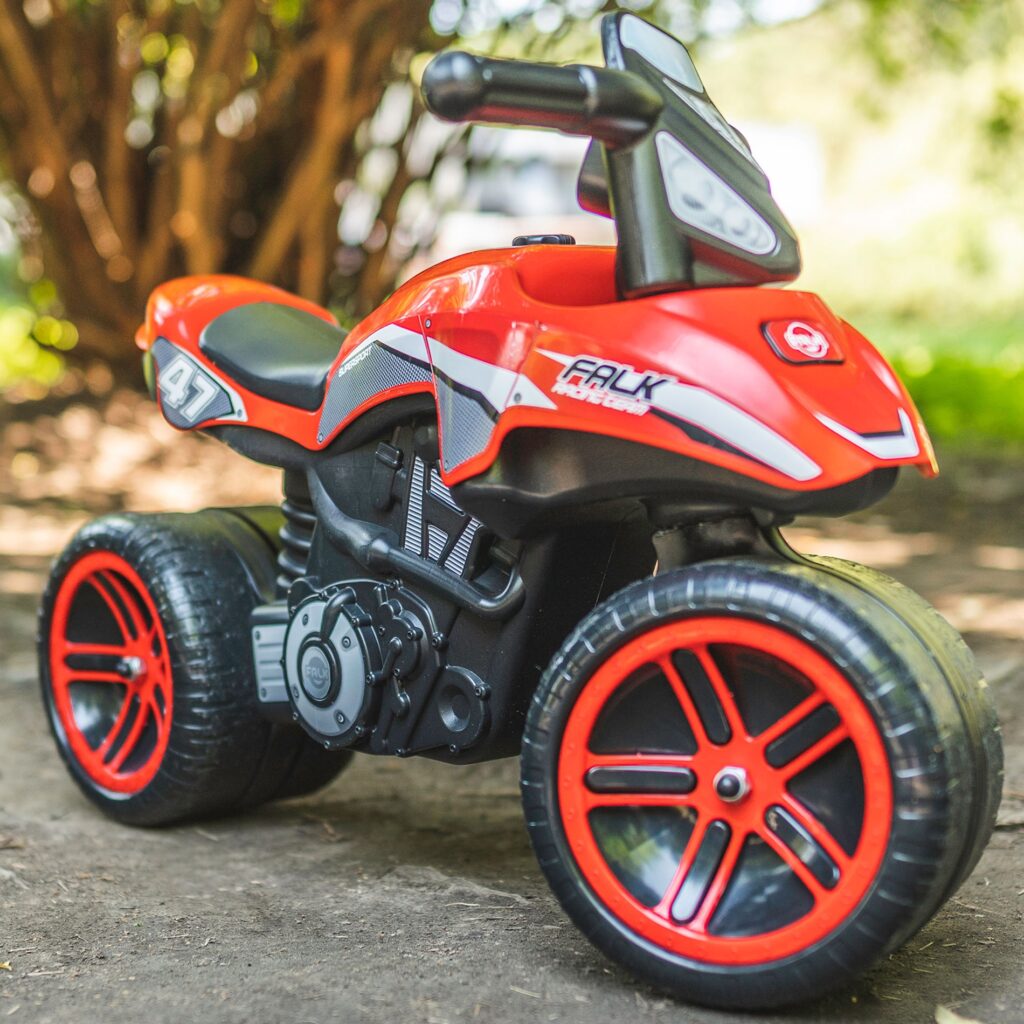 Paspiriamasis motociklas su plačiais ratais – raudonas